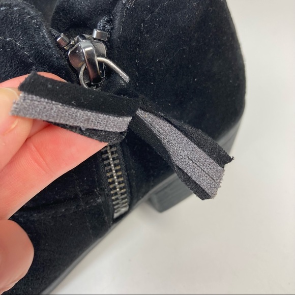 4/$25 Arizona Suede Black Zip Booties Size 6.5 - Picture 2 of 9